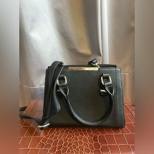 Black shoulder purse bag